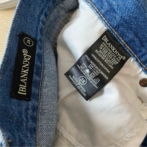 BlankNYC Light Wash High Rise Distressed Cut Off Denim Jean Shorts Size 28 - Picture 5 of 11